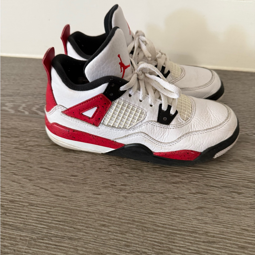 Jordan White And Red Sneakers Classic Air Jordan 4